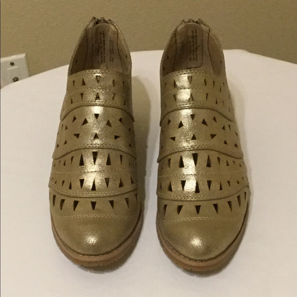 Sonoma Vitalize Ortholite Gold Leather Shoes Sz 8